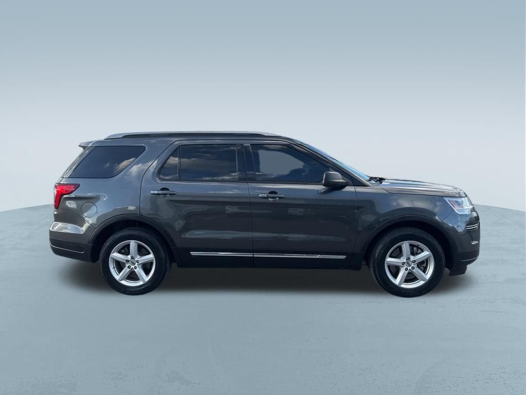 Used 2019 Ford Explorer XLT image 9