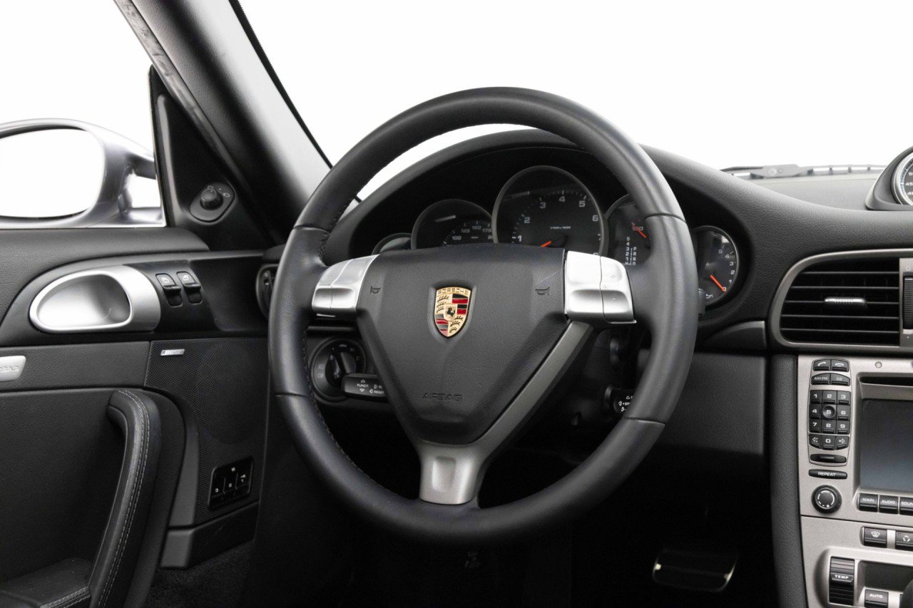 Used 2006 Porsche 911 Carrera RWD image 10