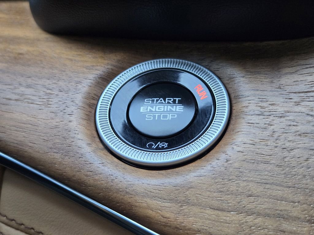 Used 2025 Jeep Grand Cherokee Summit image 19