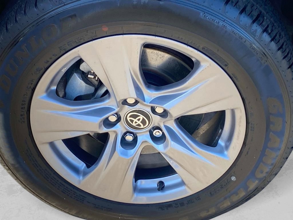 Used 2024 Toyota RAV4 XLE w/ Convenience Package image 30