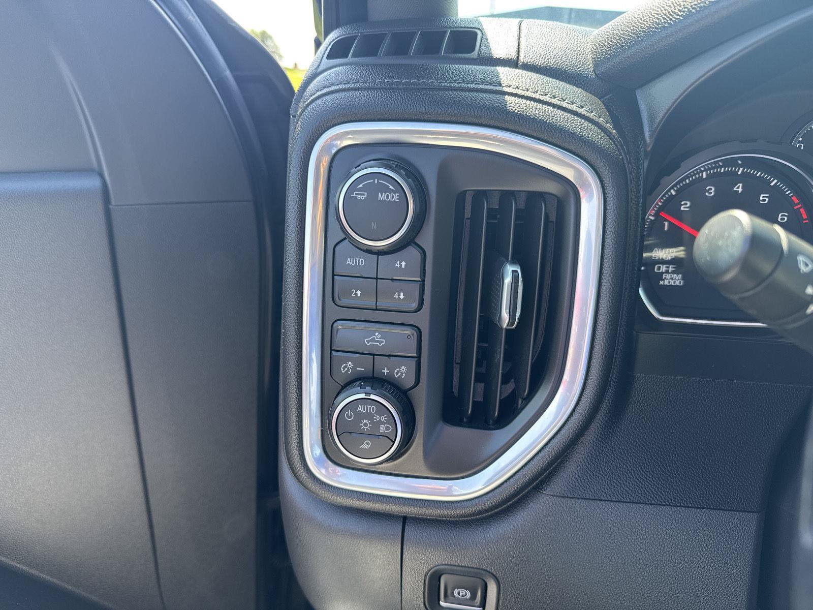 Certified 2021 Chevrolet Silverado 1500 LT AWD/4WD image 17