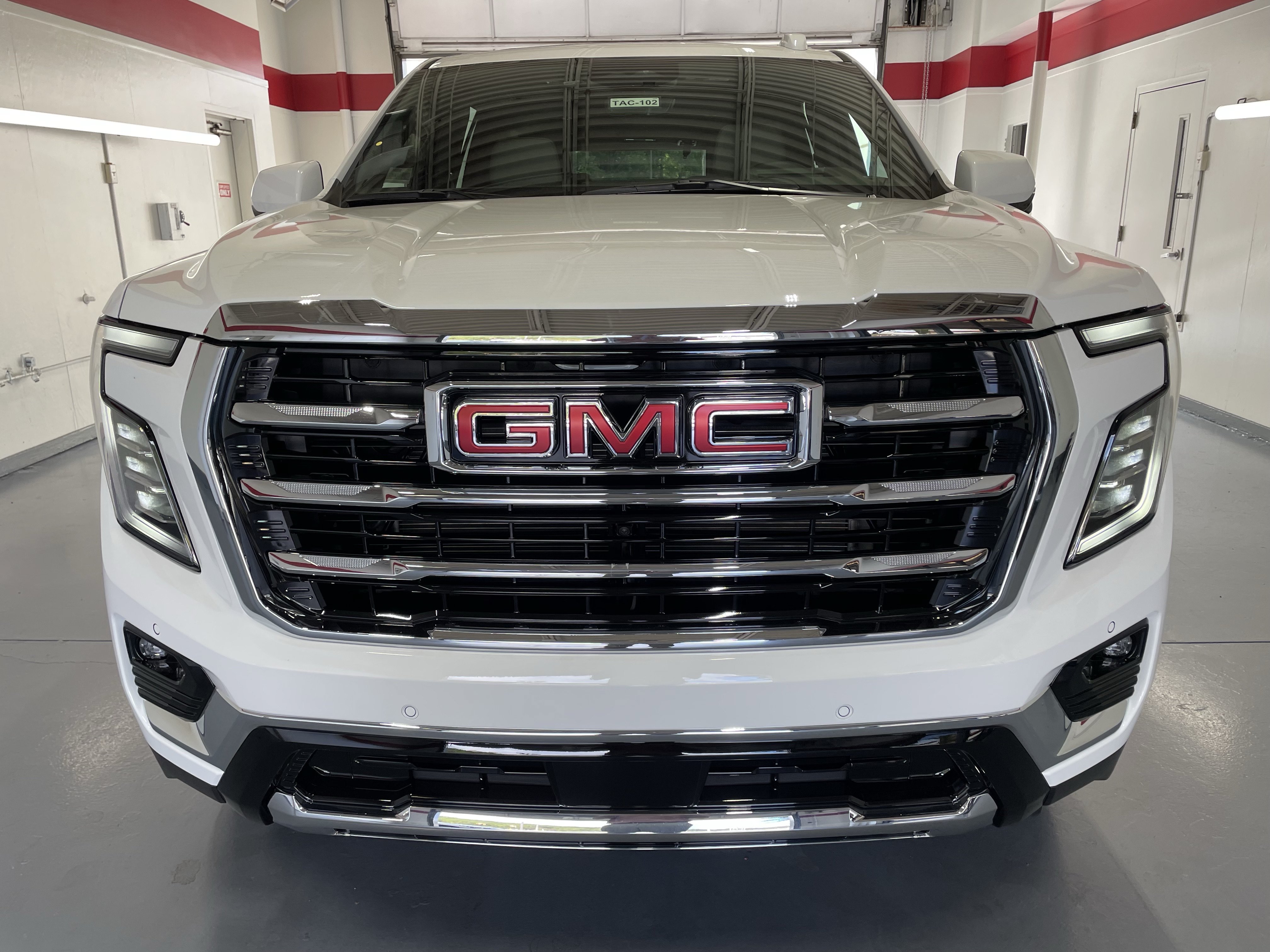 New 2027 GMC Yukon Elevation w/ Elevation Premium Package RWD image 2