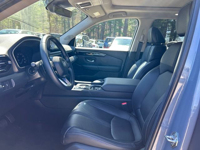Used 2025 Honda Pilot Touring image 13