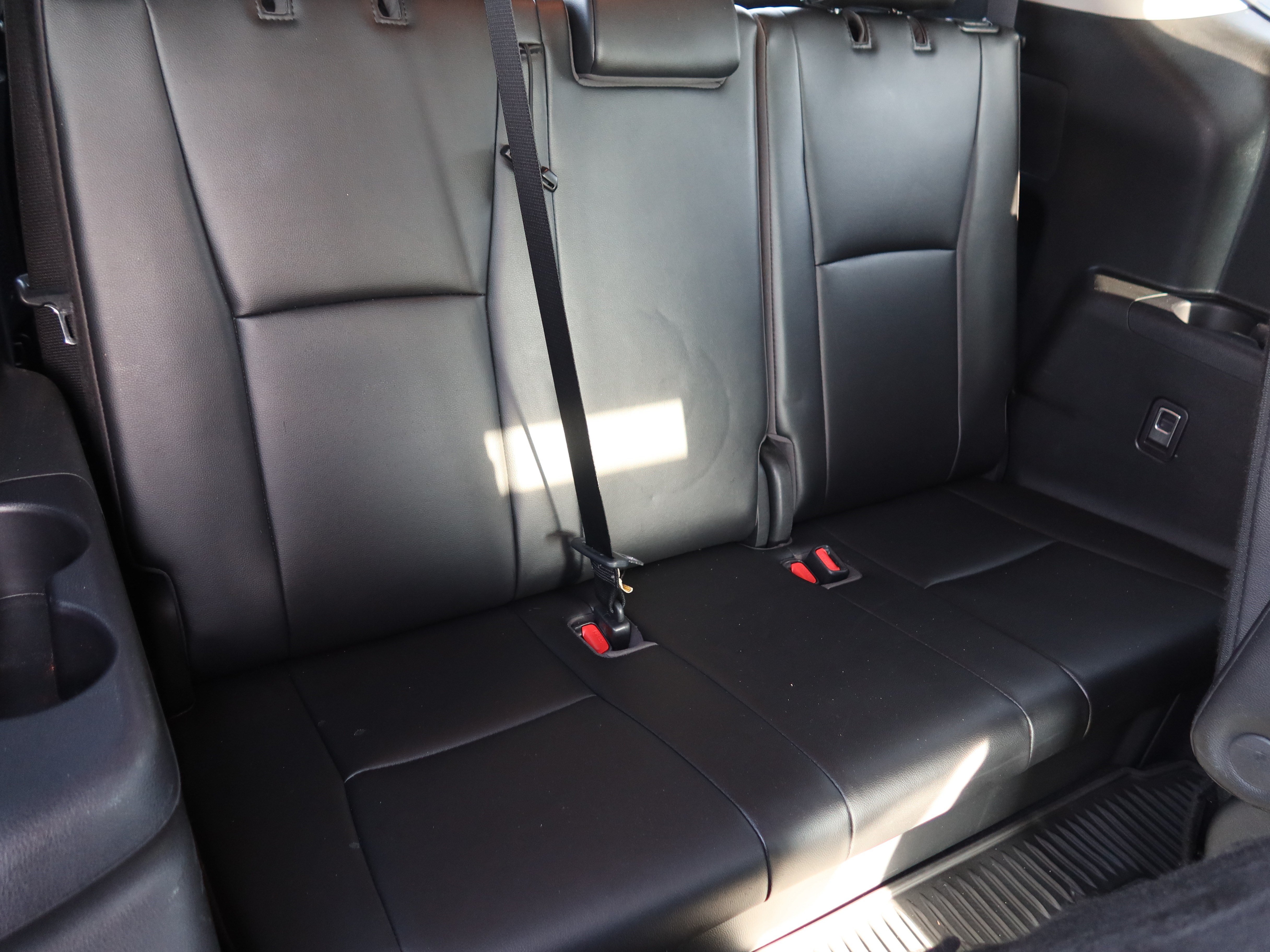 Used 2021 Toyota Highlander XLE FWD image 14