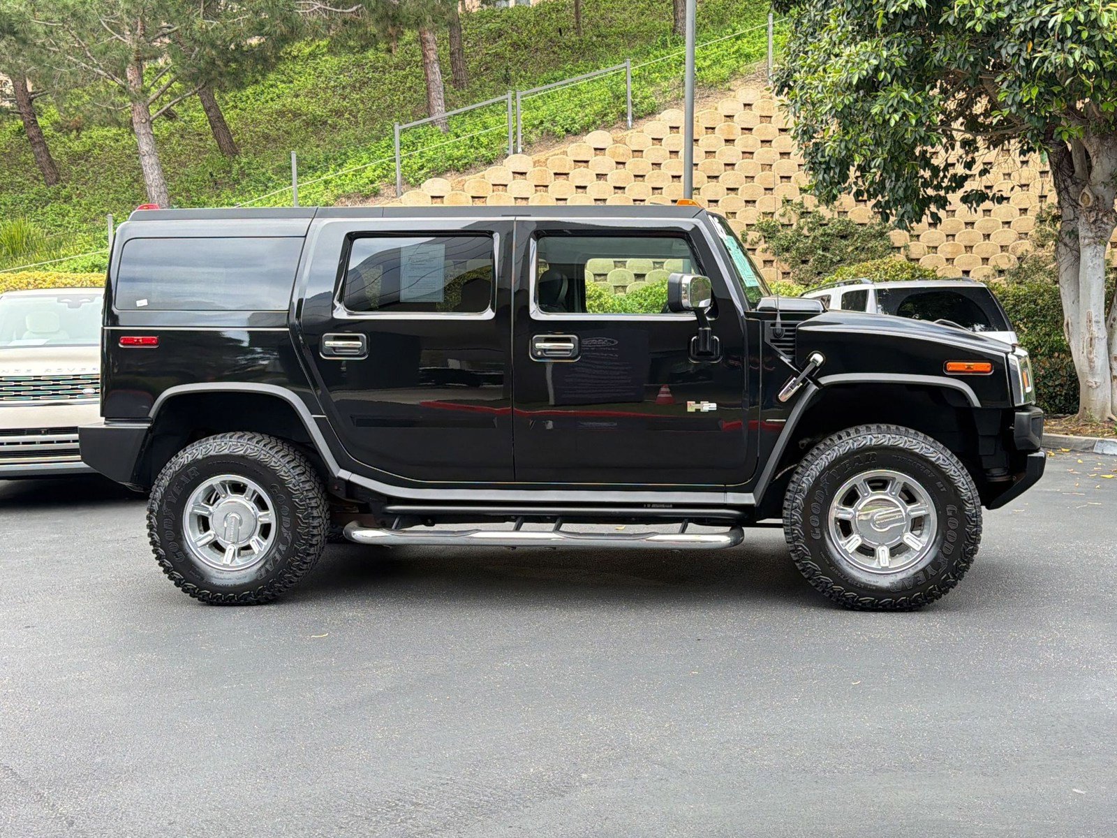 Used 2005 HUMMER H2 w/ Preferred Equipment Group image 9