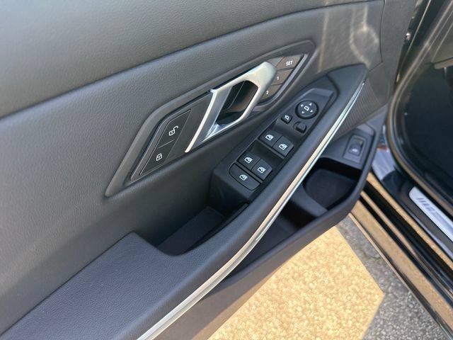Used 2026 BMW 330i xDrive Sedan AWD/4WD image 11