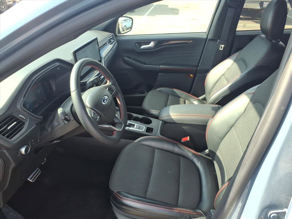 Used 2023 Ford Escape ST-Line w/ Tech Pack #1 image 11