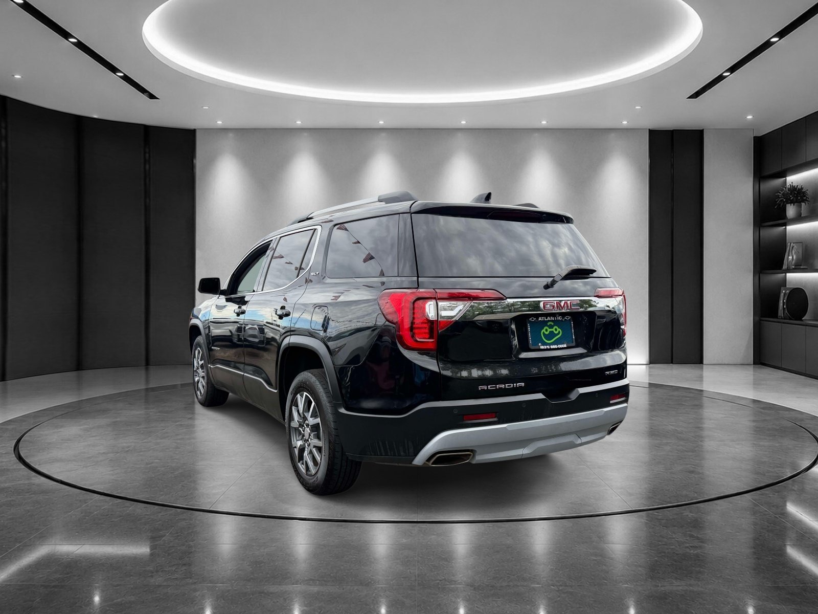 Used 2023 GMC Acadia SLT AWD/4WD image 3