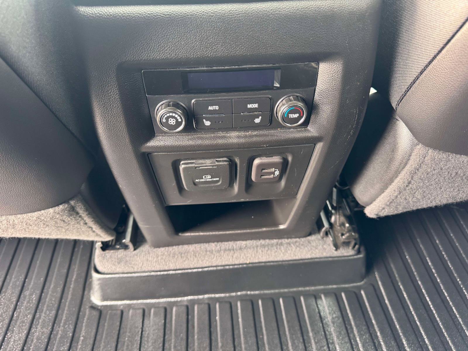 Used 2023 Chevrolet Traverse Premier AWD/4WD image 14