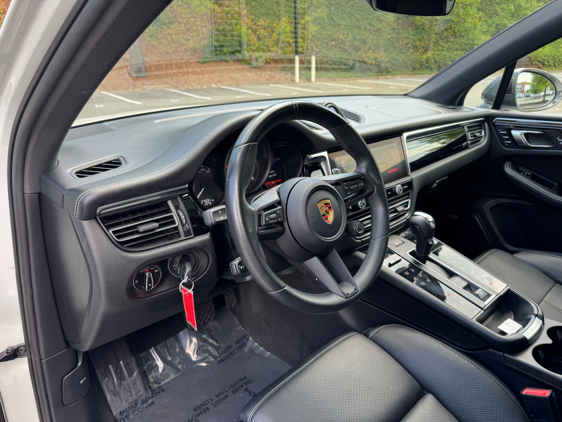 Used 2023 Porsche Macan image 27