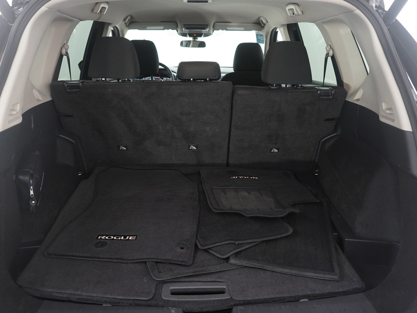 Used 2025 Nissan Rogue SV image 9