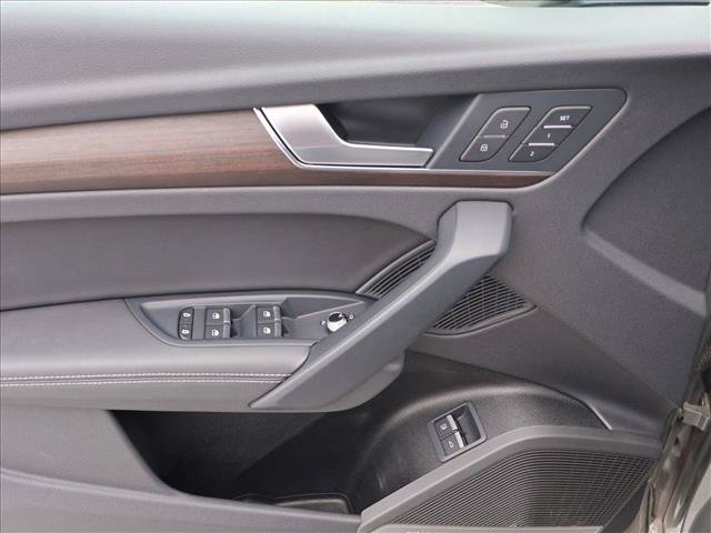 Used 2024 Audi Q5 e Premium Plus AWD/4WD image 11