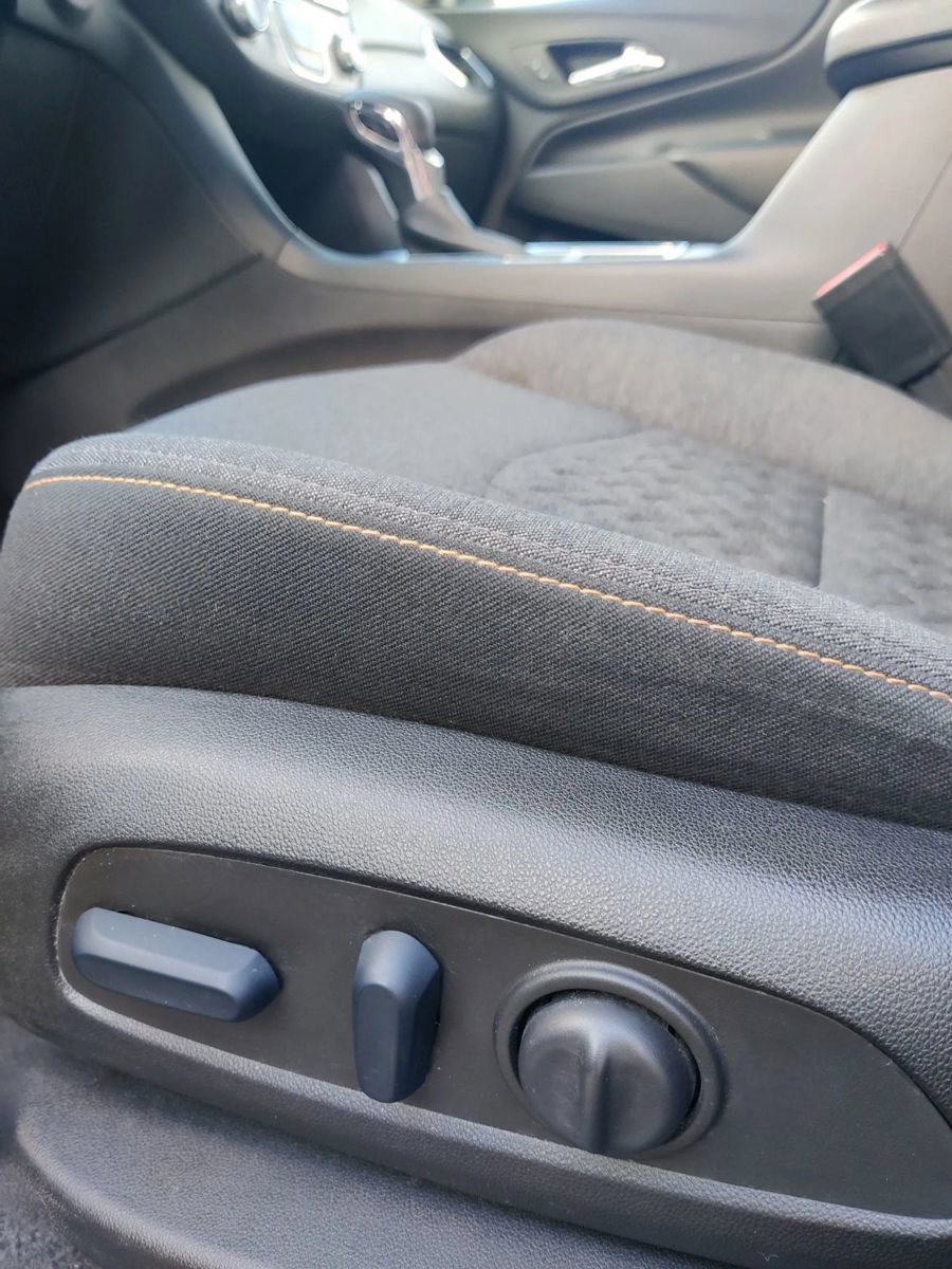 Used 2022 Chevrolet Equinox LT FWD image 28