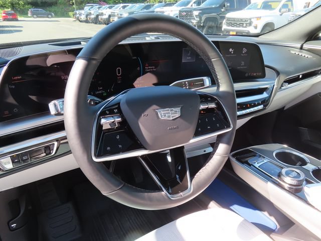 Used 2024 Cadillac Lyriq Luxury RWD image 16