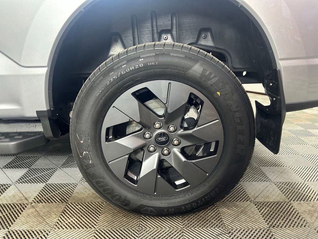 Used 2025 Ford F150 Lightning Lariat AWD/4WD image 25