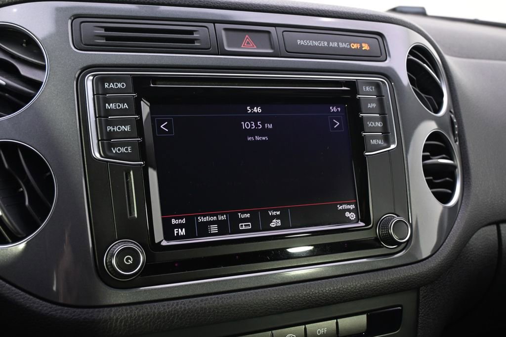 Used 2018 Volkswagen Tiguan Limited w/ Premium Package image 28