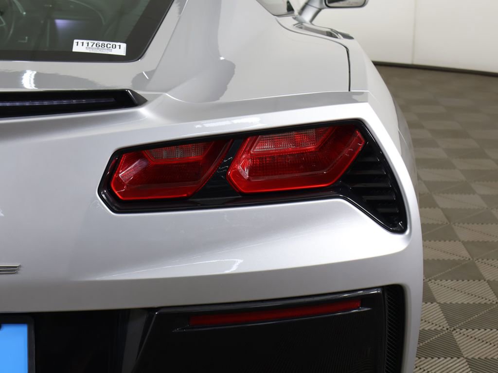 Used 2019 Chevrolet Corvette Stingray Coupe w/ 1LT RWD image 13