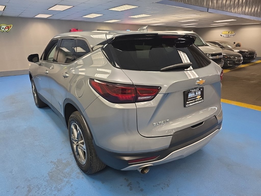 Certified 2025 Chevrolet Blazer LT FWD image 5
