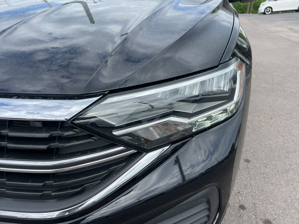 Certified 2023 Volkswagen Jetta SE w/ Panoramic Sunroof Package image 10