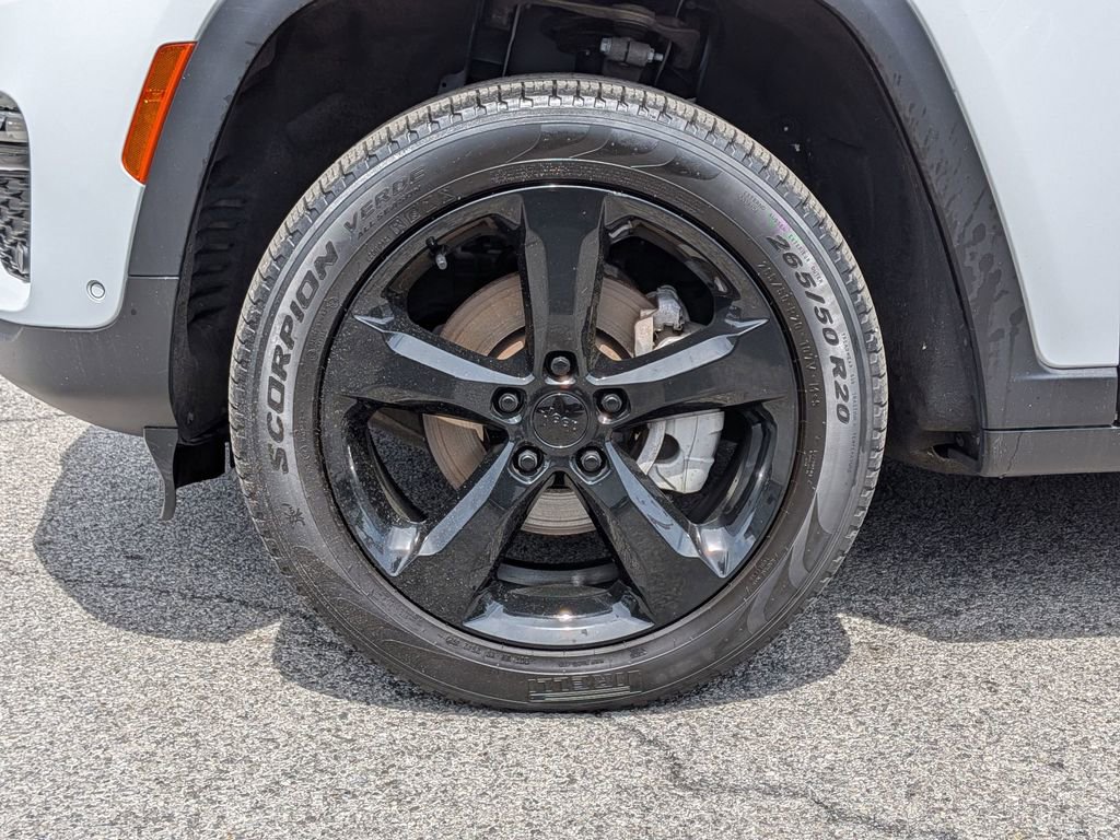 Used 2023 Jeep Grand Cherokee Limited w/ Luxury Tech Group II AWD/4WD image 30