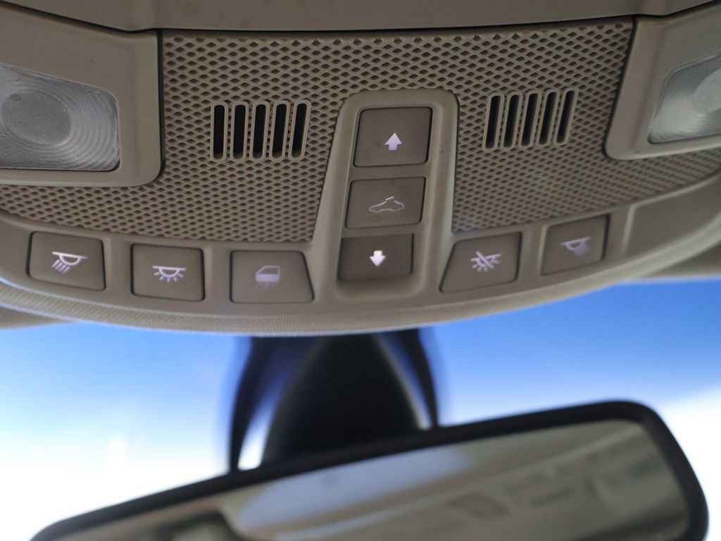 Used 2014 Lincoln MKZ image 49