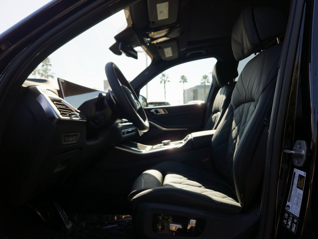 New 2026 BMW X5 M60i w/ Executive Package image 10
