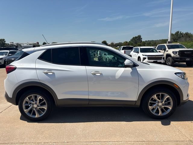 Used 2023 Buick Encore GX Essence w/ Experience Buick Package AWD/4WD image 2