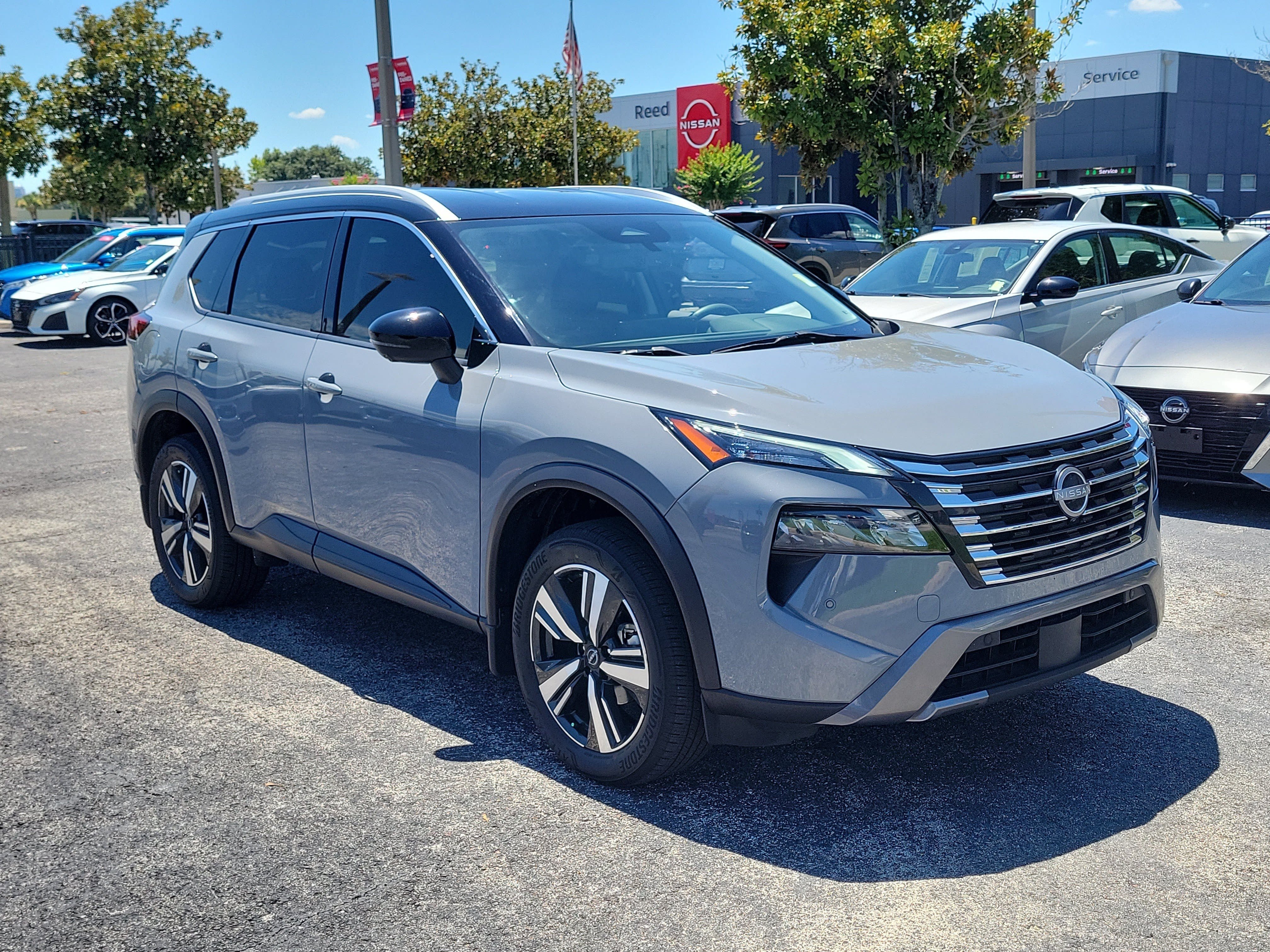 Certified 2024 Nissan Rogue SL FWD image 3