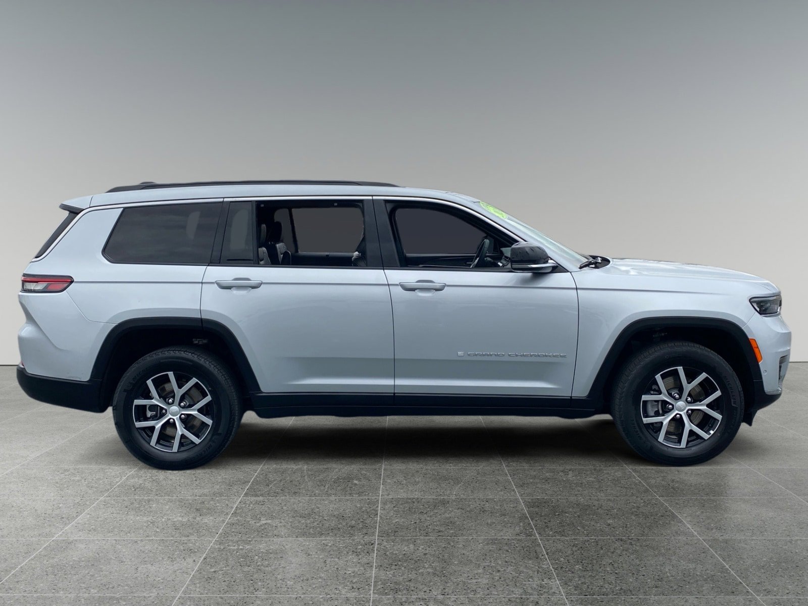 Used 2024 Jeep Grand Cherokee L Limited w/ Luxury Tech Group II AWD/4WD image 6