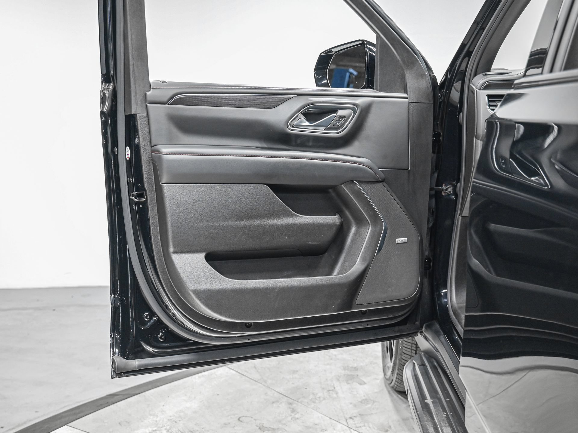 Used 2022 Chevrolet Suburban RST AWD/4WD image 12