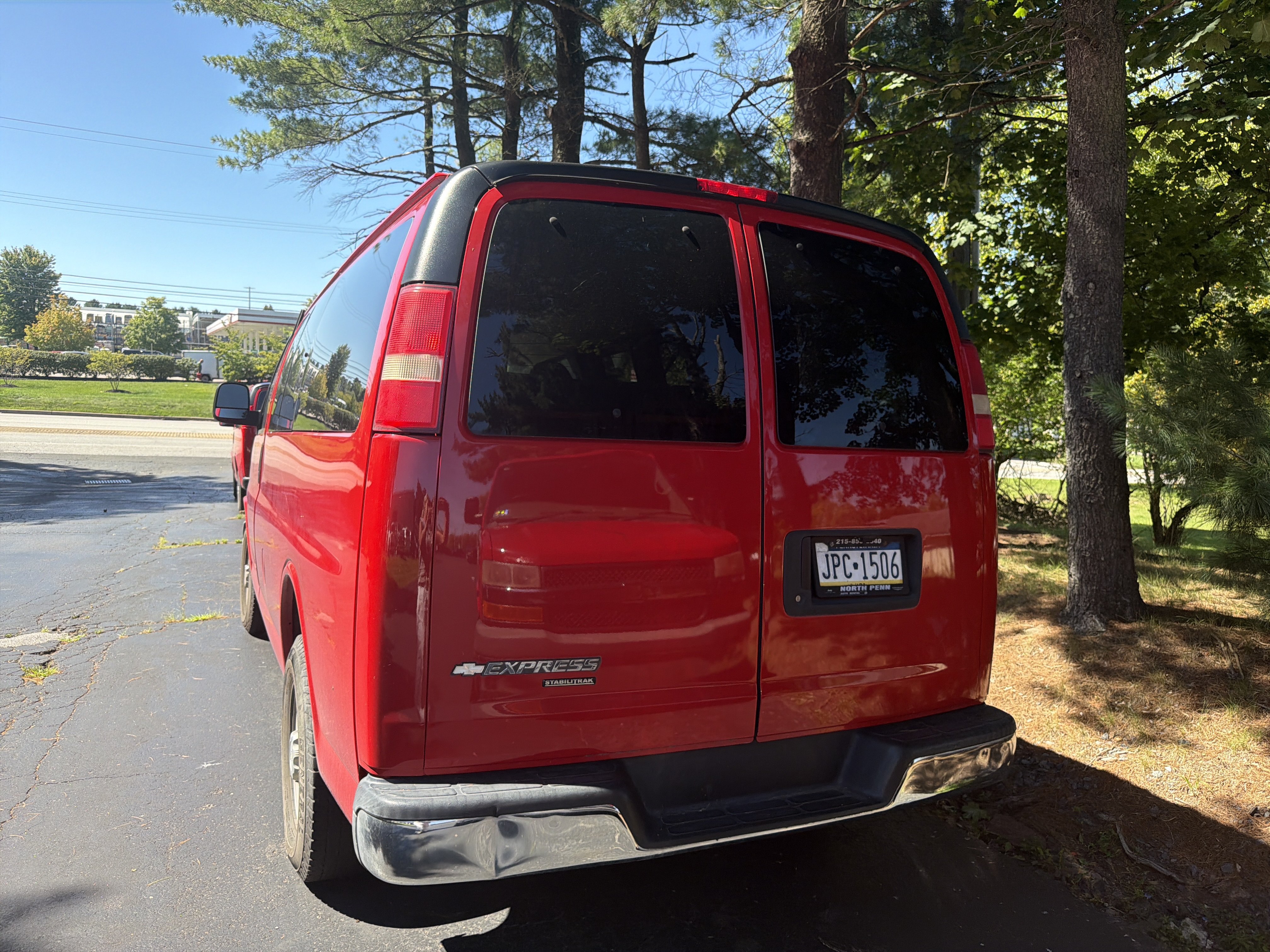 Used 2013 Chevrolet Express 2500 LT w/ LT Preferred Equipment Group RWD image 6