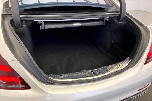 Used 2019 Mercedes-Benz S 560 Sedan image 28