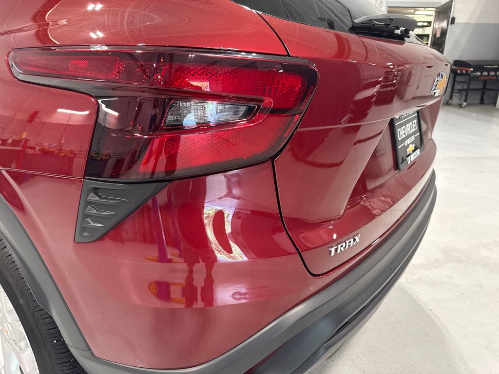 Used 2024 Chevrolet Trax LS w/ LS Convenience Package FWD image 51
