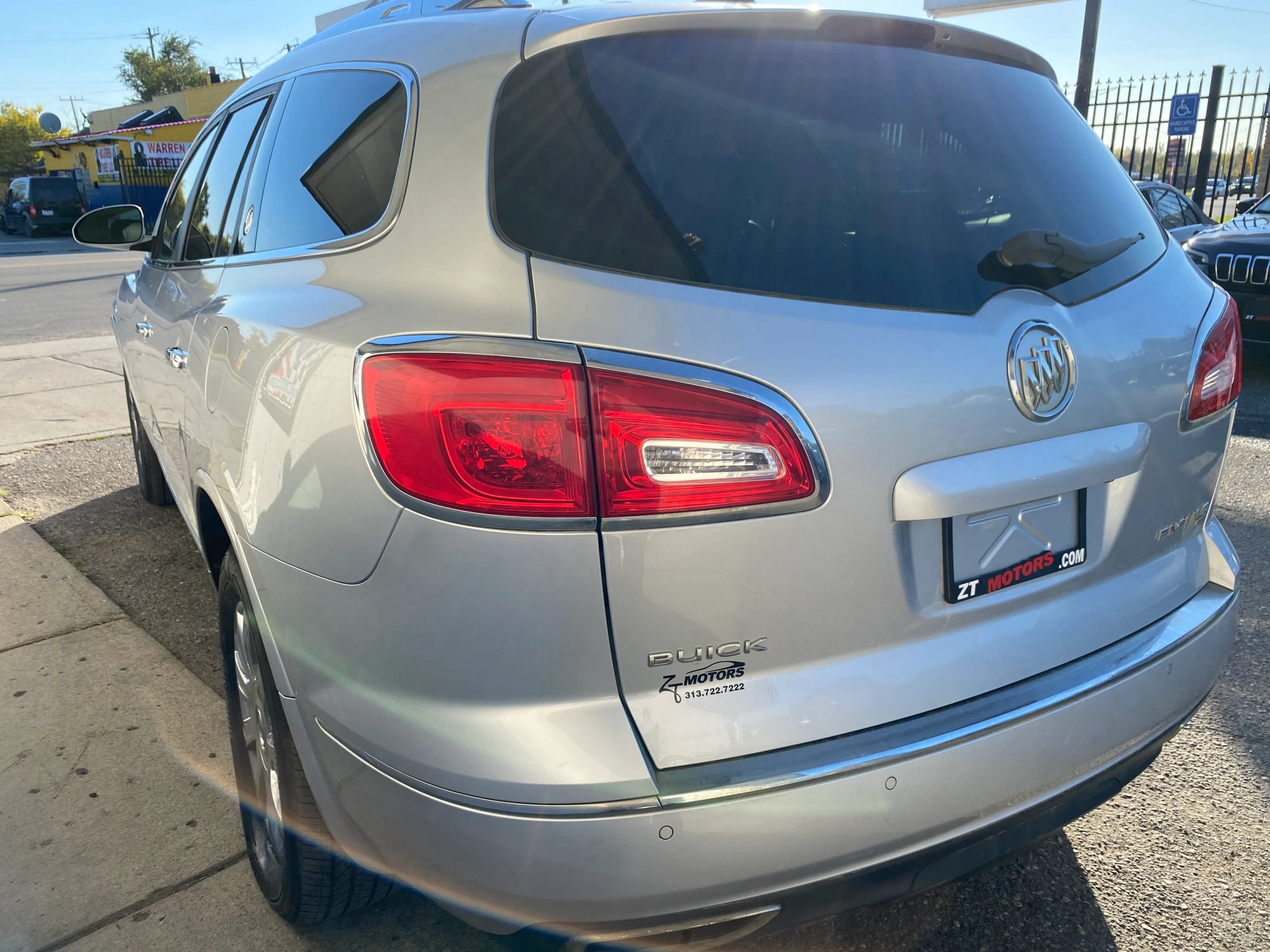 Used 2017 Buick Enclave Leather AWD/4WD image 2