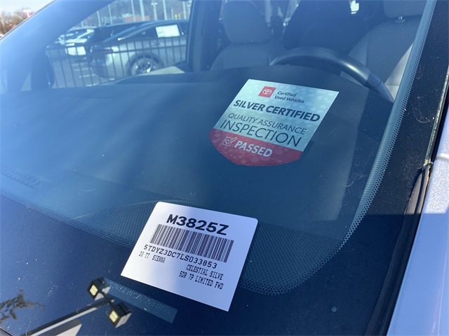 Used 2020 Toyota Sienna Limited image 40