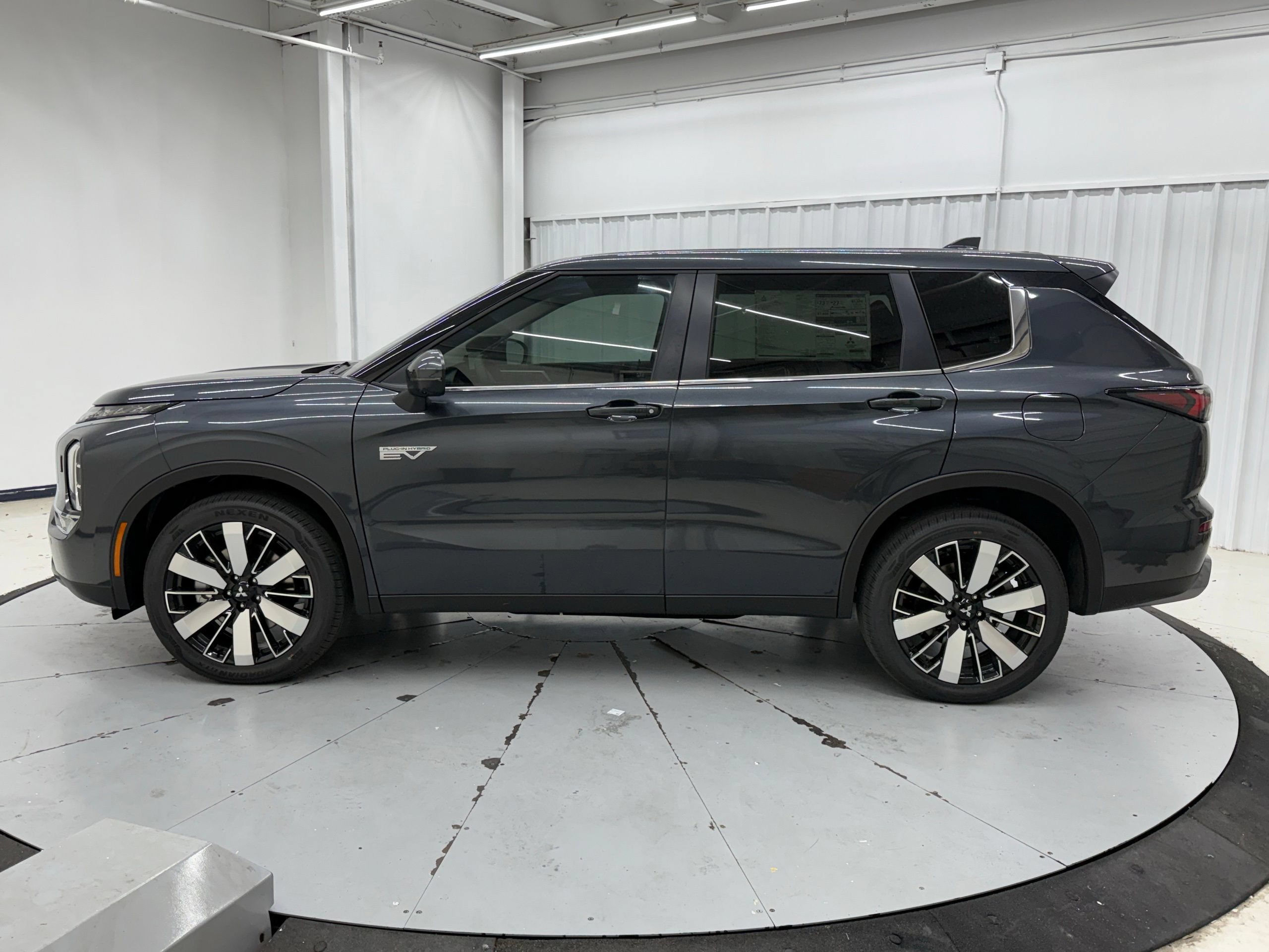 New 2026 Mitsubishi Outlander SE AWD/4WD image 6