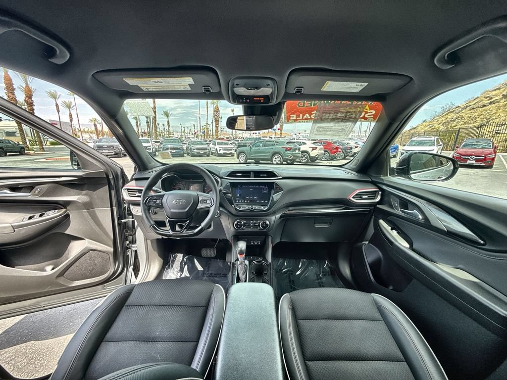 Used 2023 Chevrolet TrailBlazer RS w/ Convenience Package FWD image 11