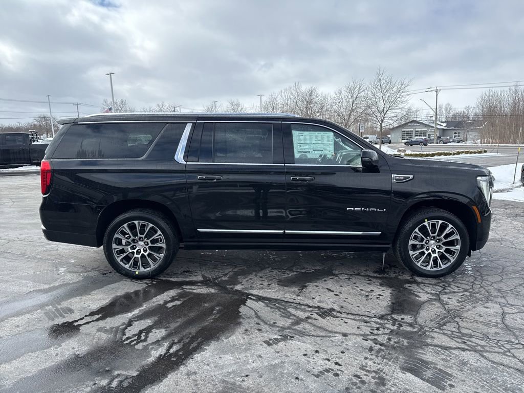 New 2026 GMC Yukon XL Denali w/ Denali Reserve Package image 8