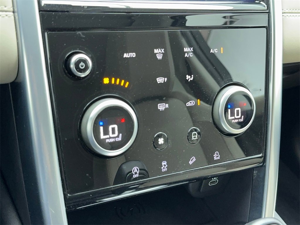 Used 2023 Land Rover Discovery Sport SE image 31