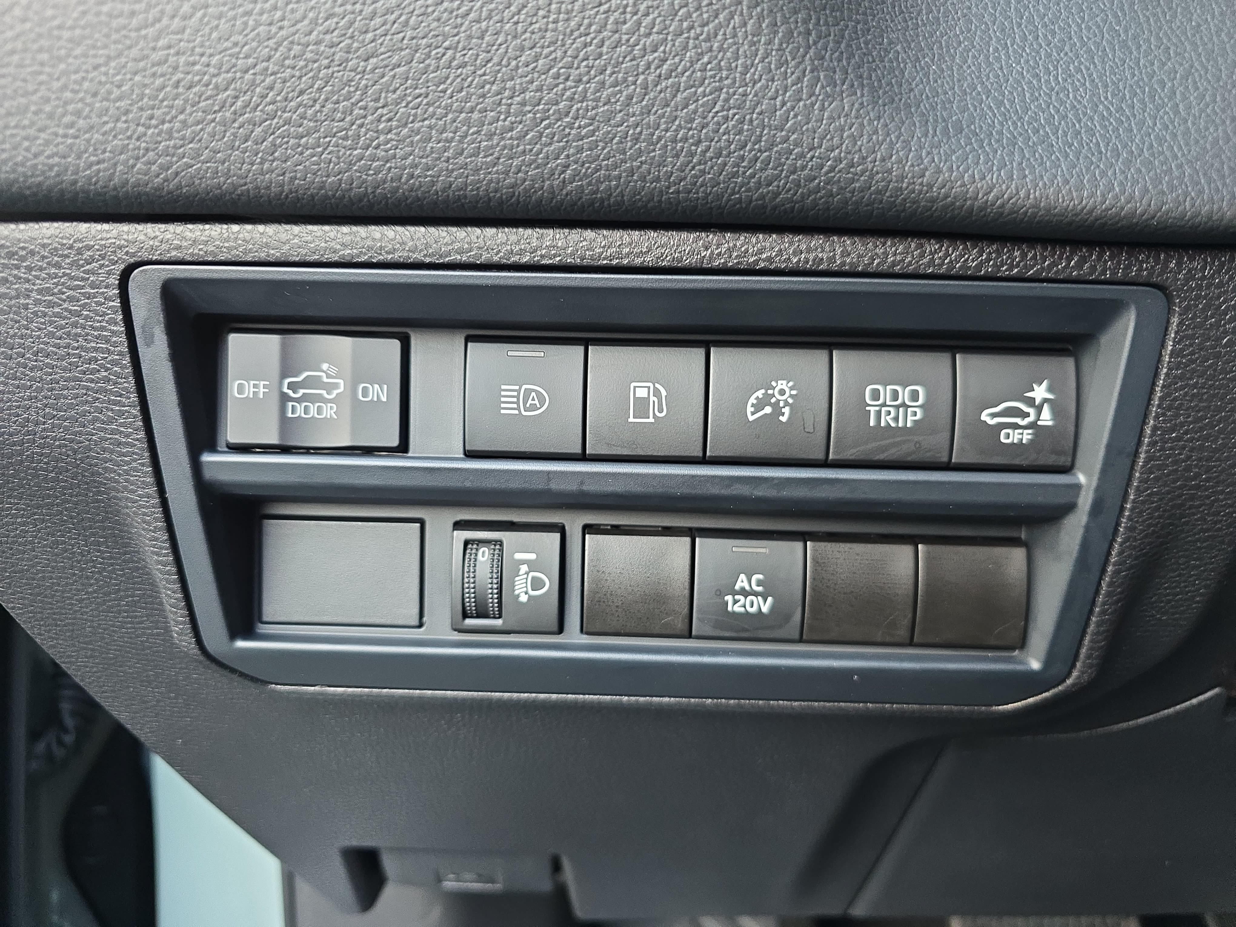 Used 2024 Toyota Tundra Limited w/ Power Package AWD/4WD image 25