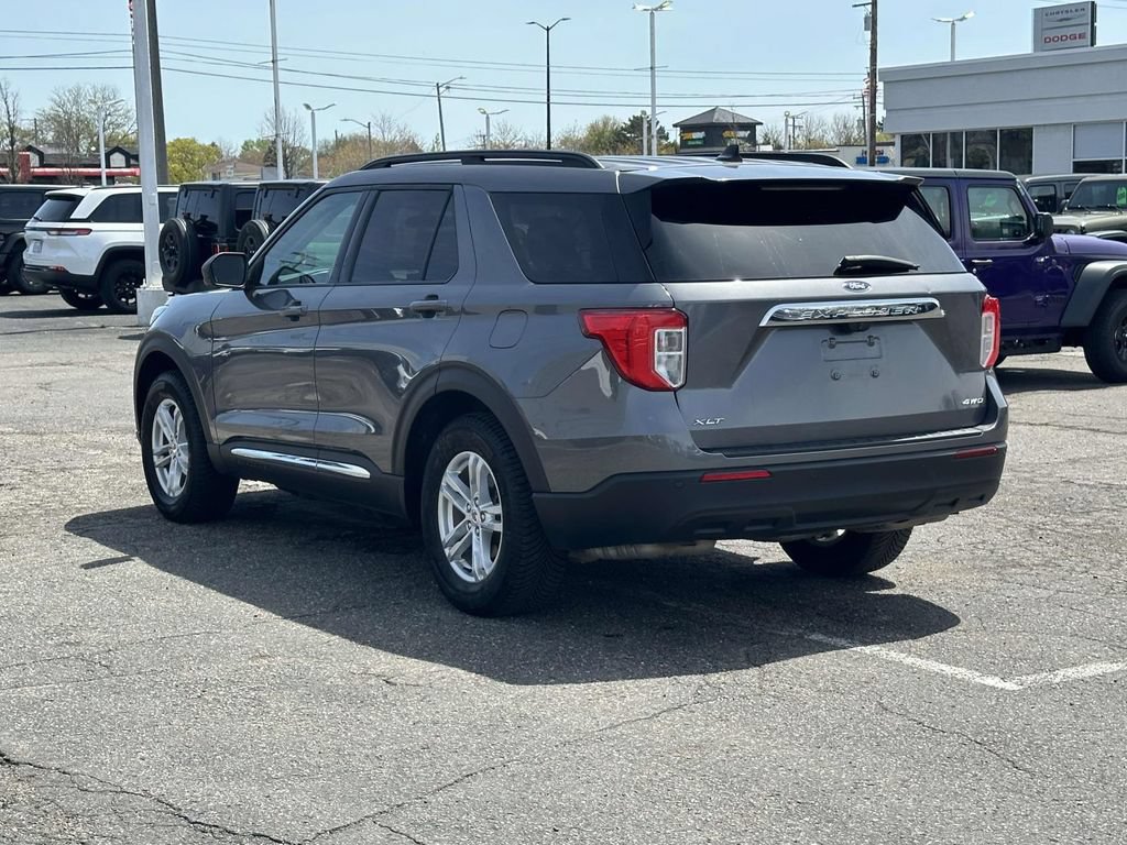 Used 2022 Ford Explorer XLT AWD/4WD image 6