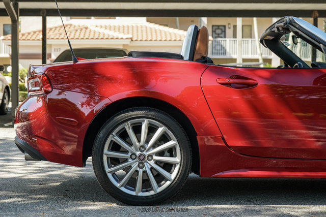 Used 2020 FIAT 124 Spider Lusso RWD image 10