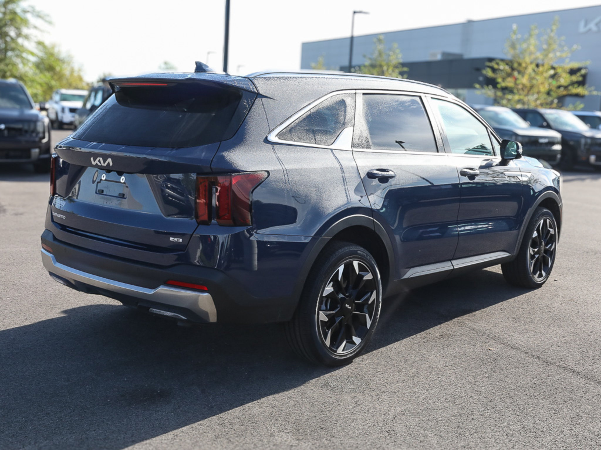 Certified 2025 Kia Sorento EX w/ Panoramic Sunroof Package AWD/4WD image 7