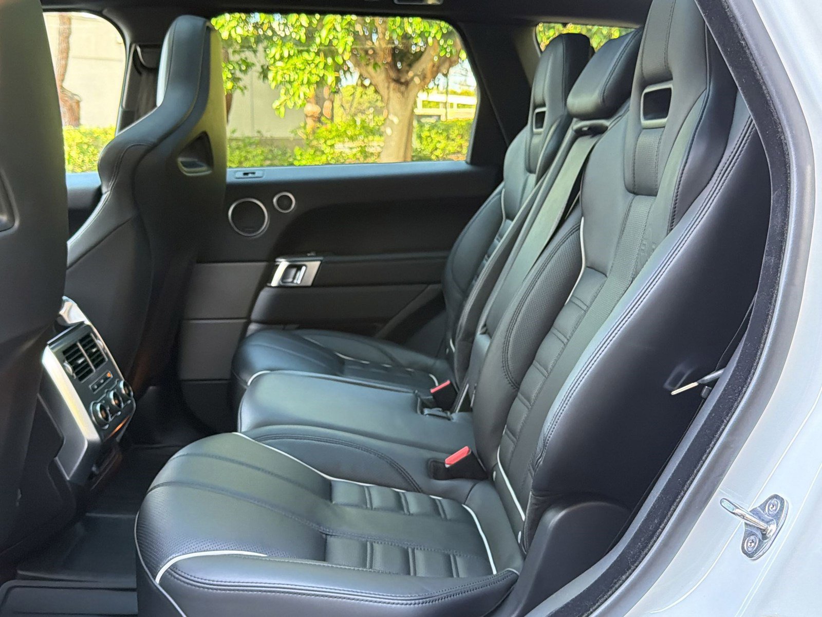 Used 2016 Land Rover Range Rover Sport SVR AWD/4WD image 15