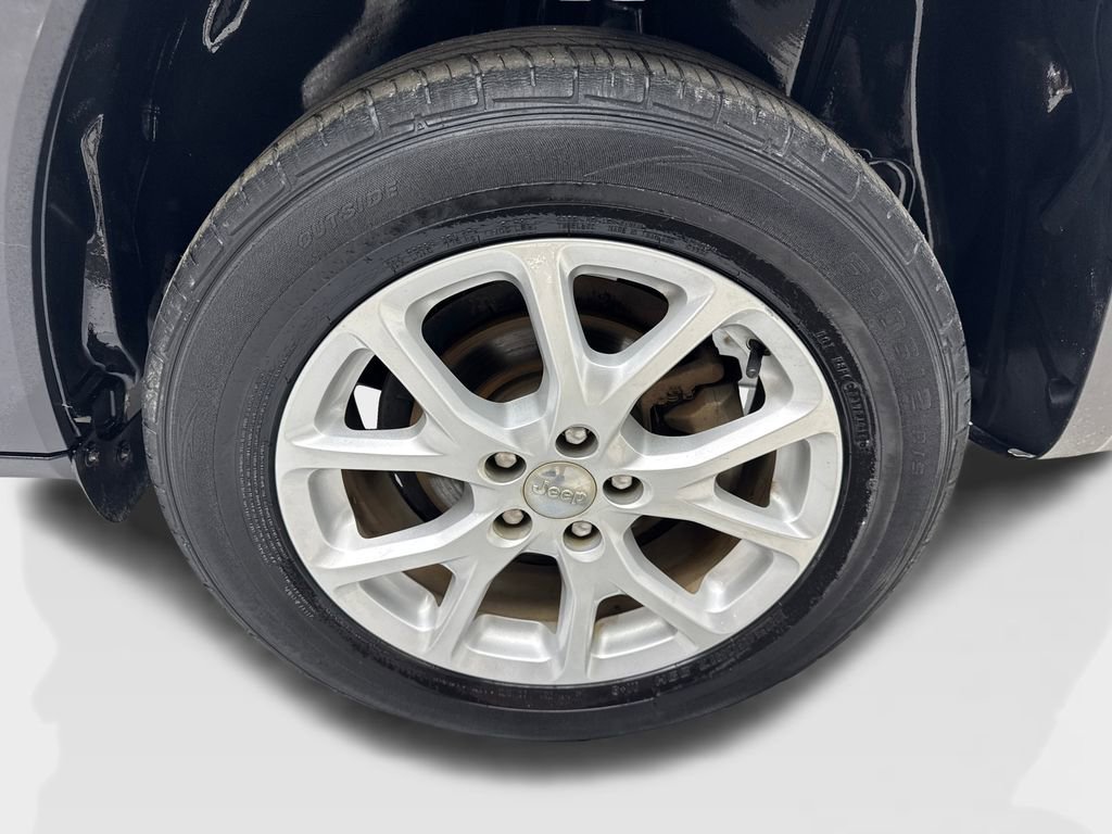 Used 2017 Jeep Cherokee Sport image 81