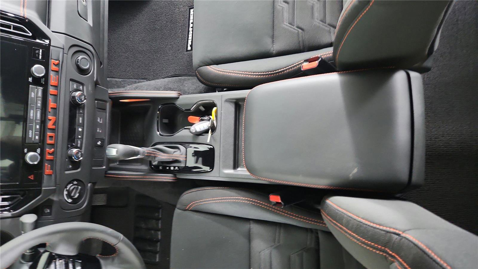 Used 2025 Nissan Frontier PRO-4X image 43