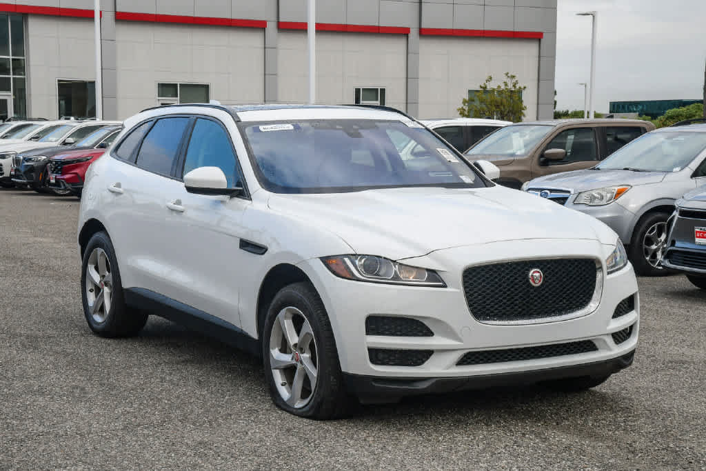 Used 2017 Jaguar F-PACE Premium AWD/4WD image 3