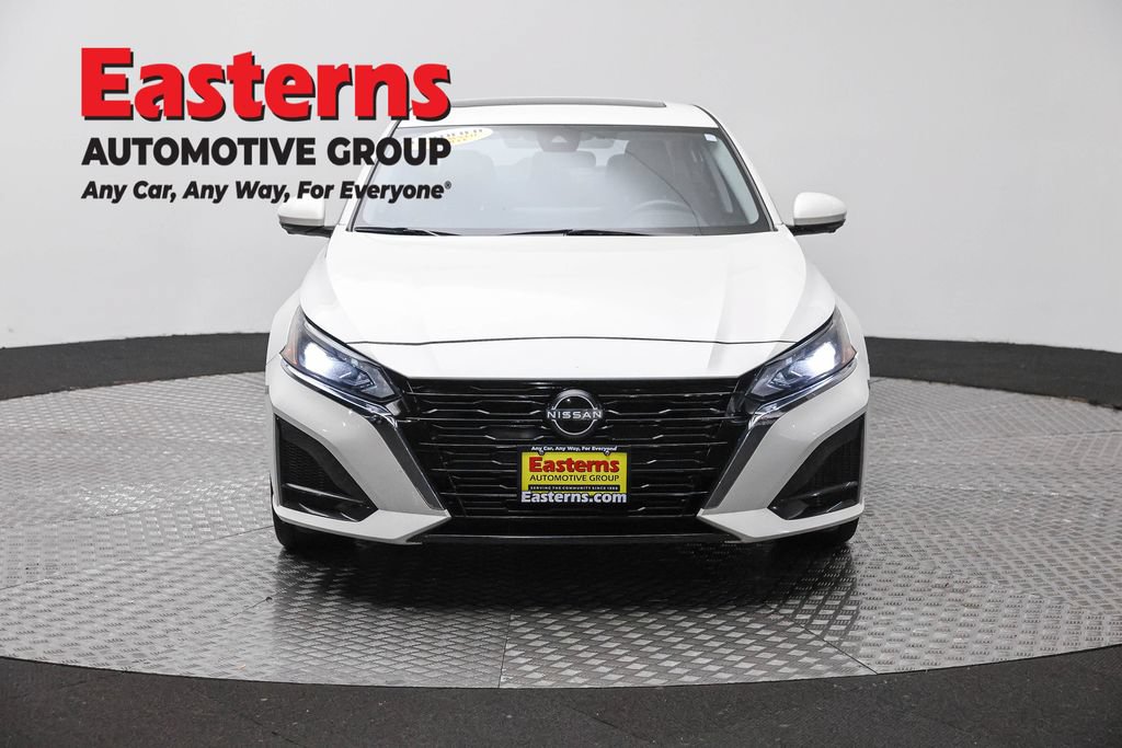 Used 2023 Nissan Altima 2.5 SL FWD image 2