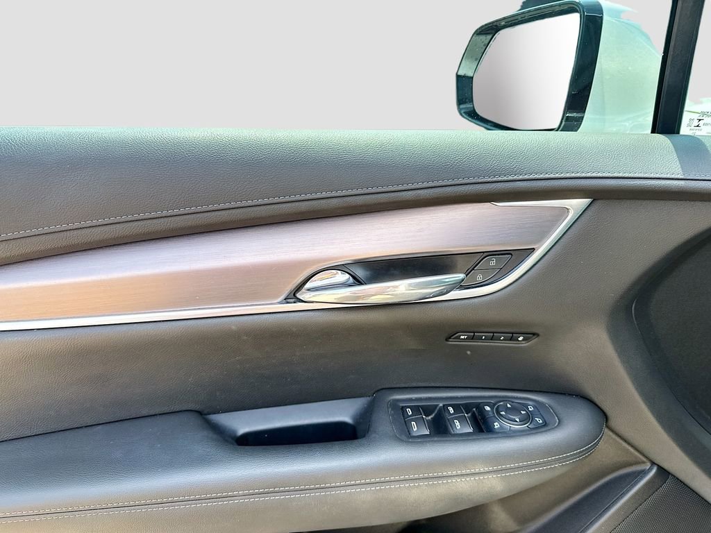 Used 2023 Cadillac XT6 Luxury image 9