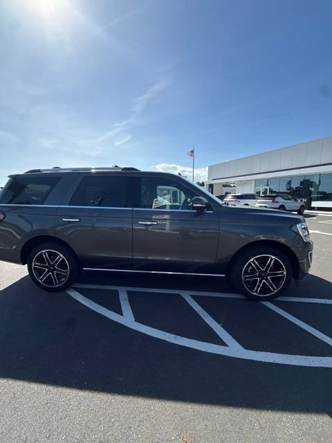 Used 2019 Ford Expedition Limited w/ Special Edition Package RWD image 5